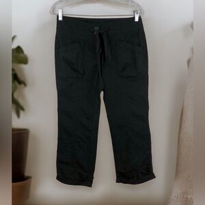 INC International Concepts Capris Pants